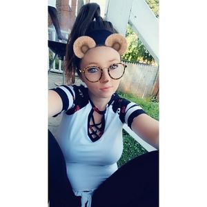 Meet your Posher, Danyelle